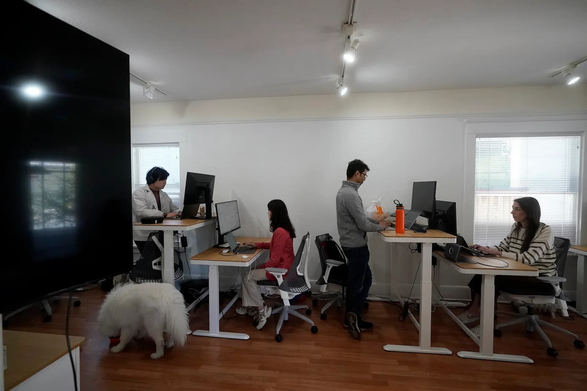 Cover Image for Cohere Canada sovereign AI compute Montreal Toronto